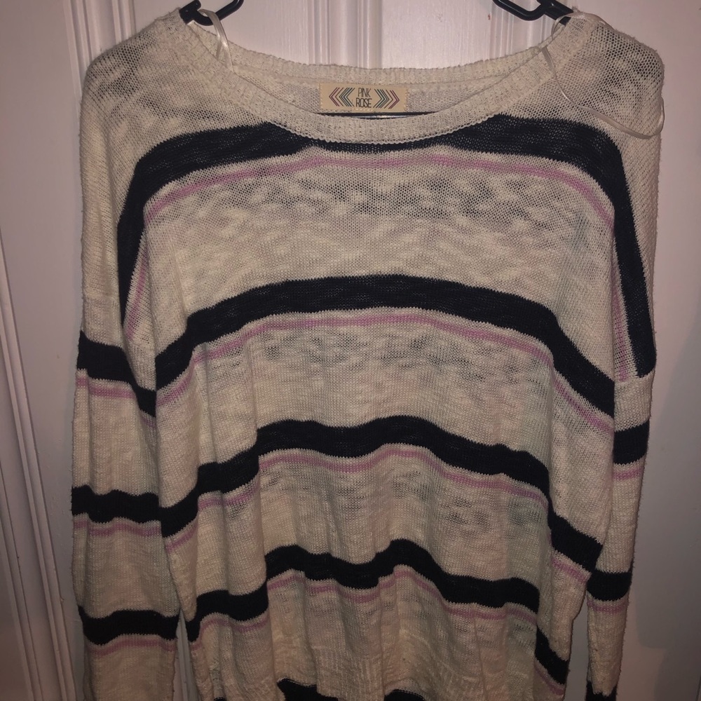 🌟🌟Adorable multi colored stripped sweater!
